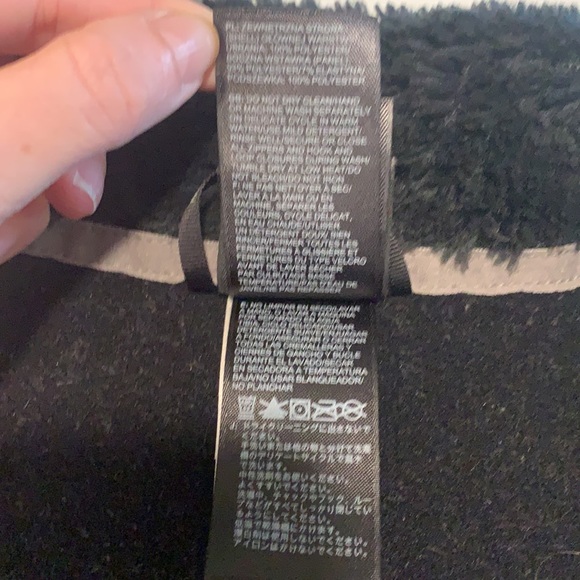 Women’s small Northface fleece. - Picture 6 of 9